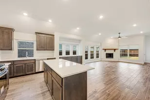 7729 Oakmeade St, Joshua, TX 76058 - Photo 9