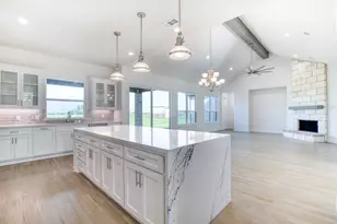 1376 Shadow Lakes Dr, Wills Point, TX 75169 - Photo 3