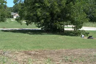 315 N Falls St, Mart, TX 76664 - Photo 17