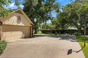 8901 Magnolia Vale Dr, Granbury, TX 76049 - Photo 27