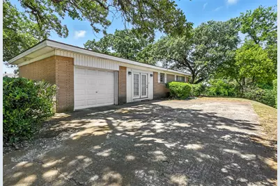 1502 Westcrest Drive, Arlington, TX 76013 - Photo 17
