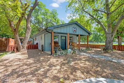 1000 4th Street, Bonham, TX 75418 - Photo 1