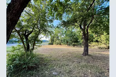 1305 Waterman Street, Fort Worth, TX 76102 - Photo 3