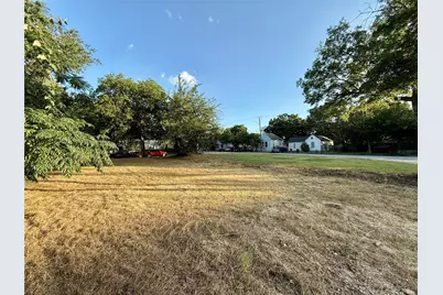 1305 Waterman Street, Fort Worth, TX 76102 - Photo 1