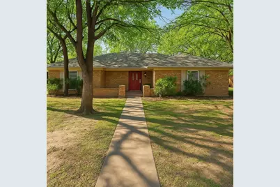 9 Fair Oaks Street, Mineral Wells, TX 76067 - Photo 1