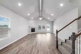 413 Travis Dr, McGregor, TX 76657 - Photo 3