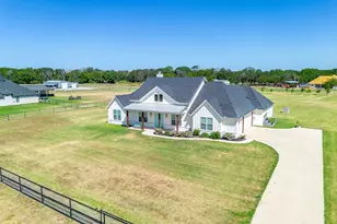 1053 Paradise Pkwy, Poolville, TX 76487 - Photo 37