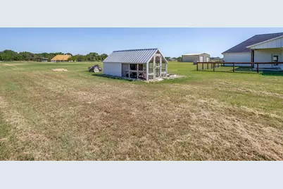 1053 Paradise Parkway, Poolville, TX 76487 - Photo 31