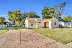 202 W Wheatland Rd, Duncanville, TX 75116 - Photo 5