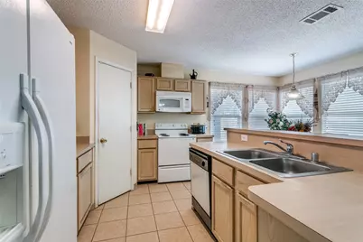 1408 Peregrine Street, Lewisville, TX 75077 - Photo 13