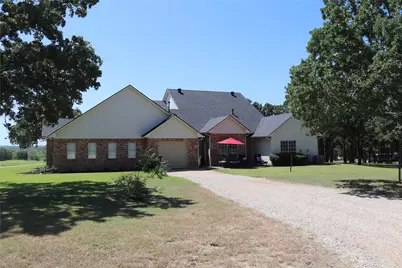 2642 Huddleston, Sunset, TX 76270 - Photo 11