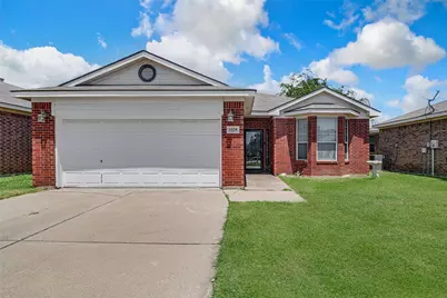 1029 McKavett Drive, Fort Worth, TX 76140 - Photo 5