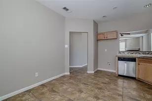 1029 McKavett Dr, Fort Worth, TX 76140 - Photo 9