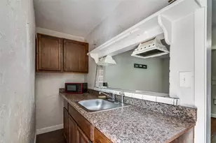 2715 Green Oaks Blvd, Arlington, TX 76017 - Photo 11