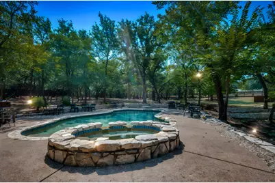 2715 Green Oaks Boulevard, Arlington, TX 76017 - Photo 3