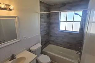 810 Lexington Dr, Lancaster, TX 75134 - Photo 11