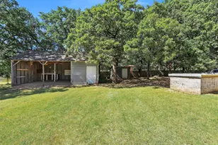 404 Selma Rd, Bowie, TX 76230 - Photo 19