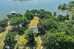 404 Selma Rd, Bowie, TX 76230 - Photo 3