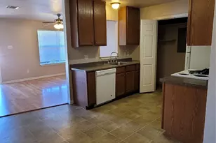 229 E Craven Ave, Lacy Lakeview, TX 76705 - Photo 5