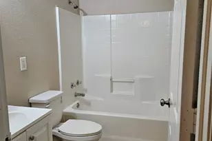 225 E Craven Ave, Lacy Lakeview, TX 76705 - Photo 5