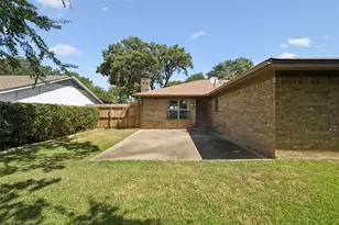 1636 Bedford Oaks Dr, Bedford, TX 76021 - Photo 19