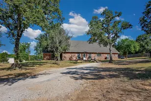 411 Center Hill Rd, Gainesville, TX 76240 - Photo 33