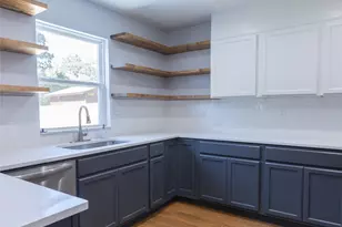 4604 Parkwood Dr, Forest Hill, TX 76140 - Photo 9