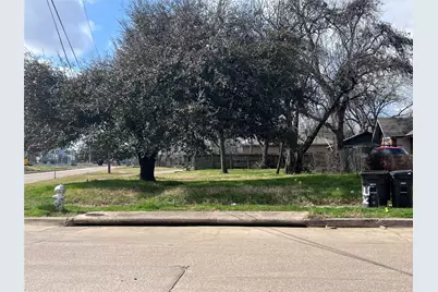 301 N Chandler Drive, Fort Worth, TX 76111 - Photo 1