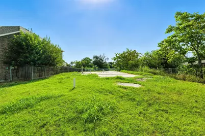 630 N Irving Heights Drive, Irving, TX 75061 - Photo 1