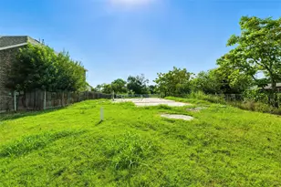 630 N Irving Heights Dr, Irving, TX 75061 - Photo 1