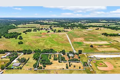 398 Phillips Street, Callisburg, TX 76240 - Photo 7