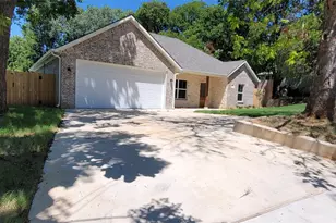 413 S Eddy Ave, Denison, TX 75020 - Photo 3