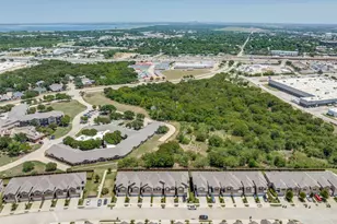 553 Hutchinson Ln, Lewisville, TX 75077 - Photo 29