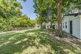 1509 Meadowcrest Dr, Garland, TX 75042 - Photo 35