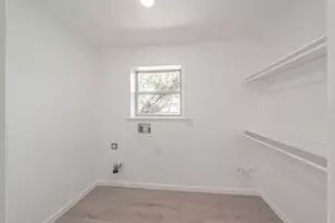 1509 Meadowcrest Dr, Garland, TX 75042 - Photo 5