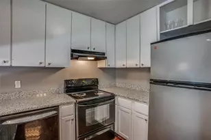 982 S Weatherred Dr, Richardson, TX 75080 - Photo 5