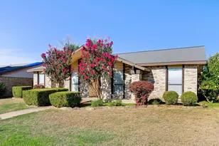 3017 Rockett Dr, Carrollton, TX 75007 - Photo 3