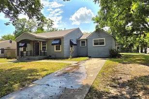 200 S Preston St, Wolfe City, TX 75496 - Photo 3