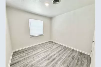 713 Cindy Lane, Grand Prairie, TX 75052 - Photo 15