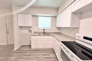 713 Cindy Ln, Grand Prairie, TX 75052 - Photo 7