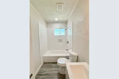 713 Cindy Lane, Grand Prairie, TX 75052 - Photo 17