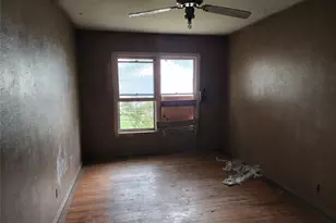 407 Largent Ave, Ballinger, TX 76821 - Photo 11