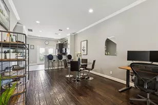 722 E 1st St, Fort Worth, TX 76102 - Photo 7