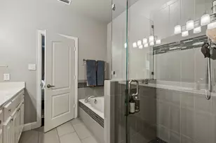 722 E 1st St, Fort Worth, TX 76102 - Photo 17