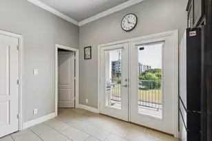 722 E 1st St, Fort Worth, TX 76102 - Photo 5