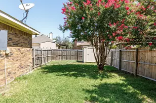 1129 Sandalwood Ln, DeSoto, TX 75115 - Photo 19