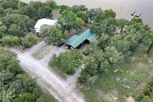 700 Frontier St, Bowie, TX 76230 - Photo 3