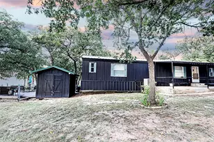 700 Frontier St, Bowie, TX 76230 - Photo 29