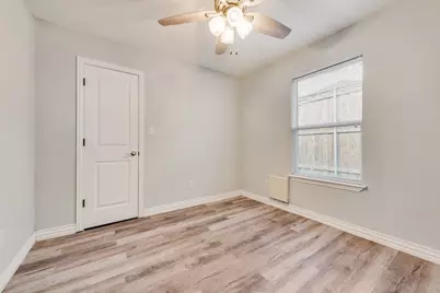 209 Alexander Court, Irving, TX 75061 - Photo 17