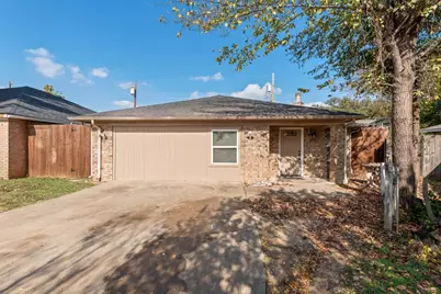 209 Alexander Court, Irving, TX 75061 - Photo 3